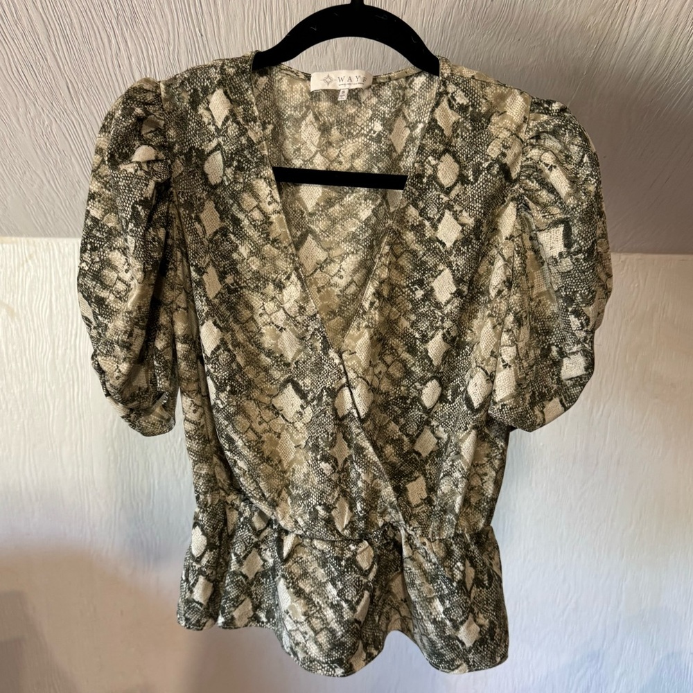 WAYF Python Snake Print Green Peplum Wrap Top Blo… - image 2